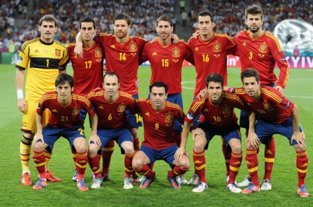Cuál es el número total de jugadores que han vestido la camiseta de la Selección española - FÚTBOLSELECCIÓN