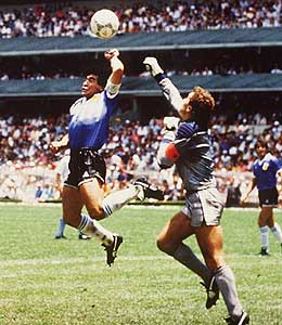 Diego Armando Maradona - La Mano de Dios - FUTBOLSELECCION