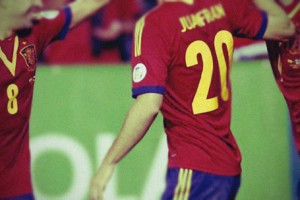 Sabes cuál es el número total de jugadores que han vestido la camiseta de la Selección española - FÚTBOLSELECCIÓN